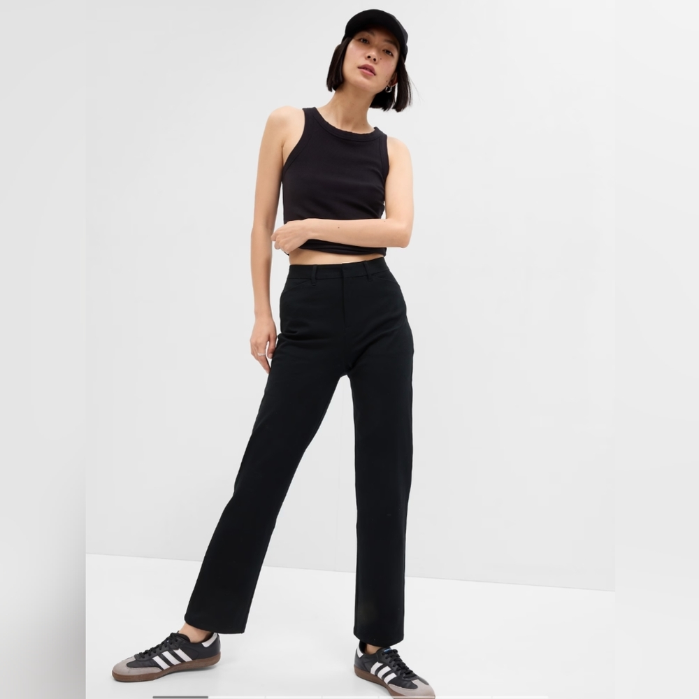 NWT Gap Mid Rise Straight Leg Pants in Bi-Stretch
